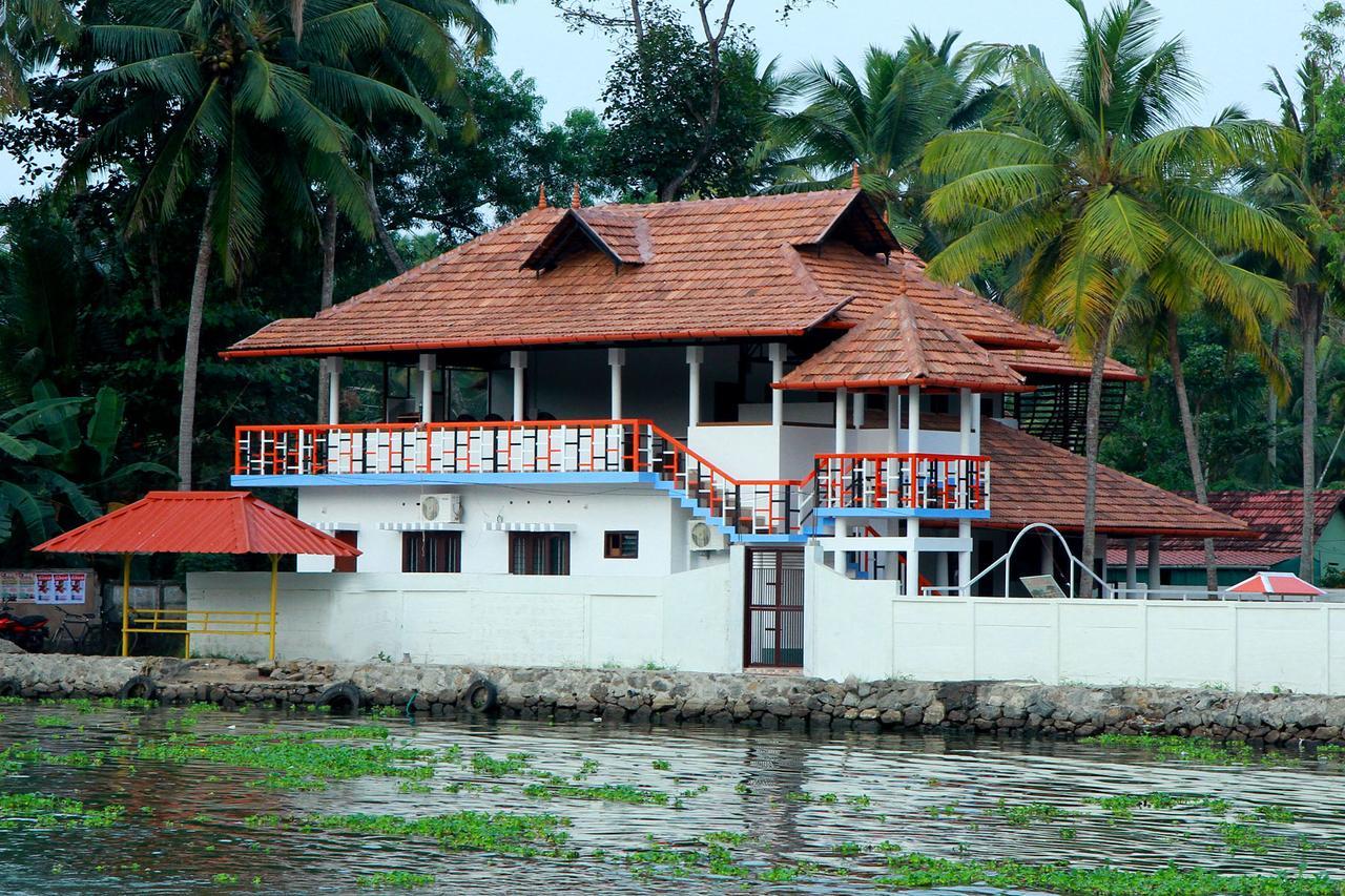 Chaandhni Lake View Hotell Alappuzha Eksteriør bilde
